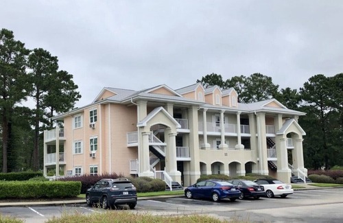 Calabash Apartamento | Nice apartment with golf course view in prestigious Brunswick Golf. Fits 4.