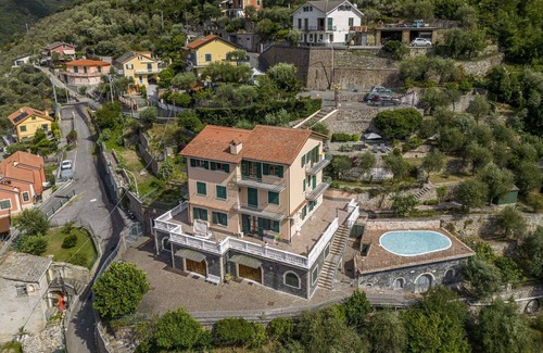 Avegno Apartamento | Apartamento con WIFI, piscina privada, terraza, vista panorámica, aparcamiento, cerca de Portofino