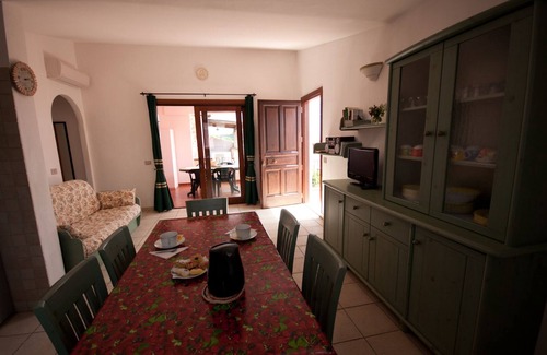 Monte Petrosu Apartamento | San Teodoro:Precioso apartamento con azotea en elegante residencia con piscina