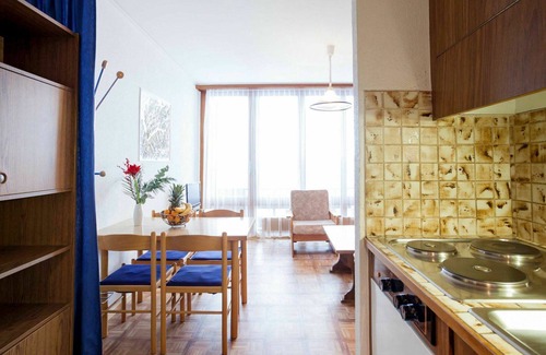 Sion Apartamento | Apartamento con WIFI, piscina, TV, balcón, mascotas permitida, vista panorámica, aparcamiento