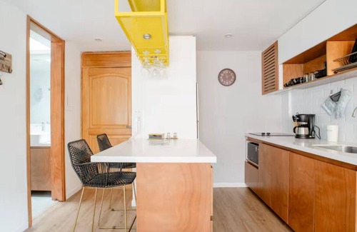 Antiguo Country Apartamento | Lindo apto con chimenea cerca del parque de la 93