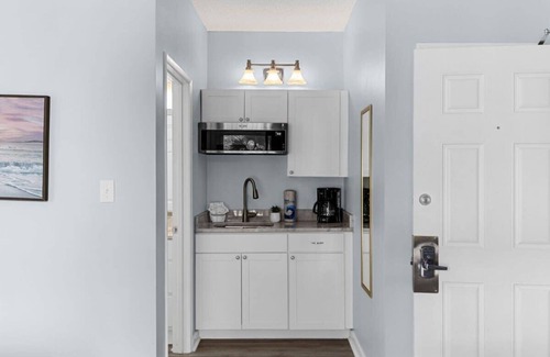 Myrtle Beach Condominio | Nice Beach View Condo,King,Pool,Sm Dogs,FREE Tickets,F24