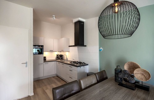 Strucht Casa | Nice bungalow with sauna and bubble bath, on a holiday park, 4 km. Valkenburg