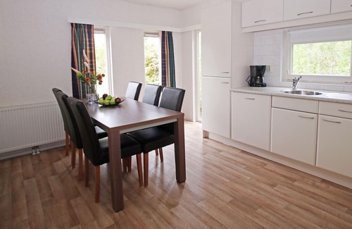 Appelscha Chalet De Esquí | Chalet espacioso con lavavajillas, rodeado de vegetación