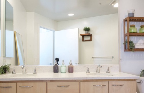Downtown Oakland Apartamento | Nice, clean and light-filled two bedroom apartment