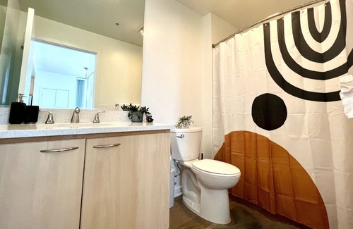 Downtown Oakland Apartamento | Nice, clean and light-filled two bedroom apartment