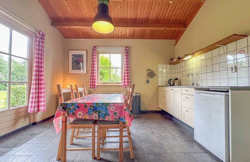 Lage Zwaluwe Casa | Nice cottage on a farm campsite near Breda