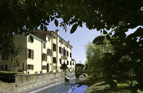 Vigonza Apartamento | Nice family apartment in historical Villa Veneta with pool