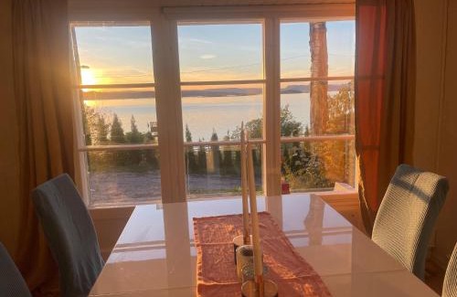 Oslo Apartamento | Nice Family Friendly apartment 2 bed Rooms with sea view located in Nordstrand for 5 guests with a garden and grill with sea view just beside the apartment