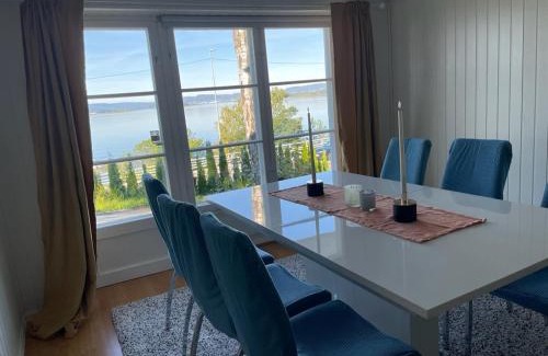 Oslo Apartamento | Nice Family Friendly apartment 2 bed Rooms with sea view located in Nordstrand for 5 guests with a garden and grill with sea view just beside the apartment
