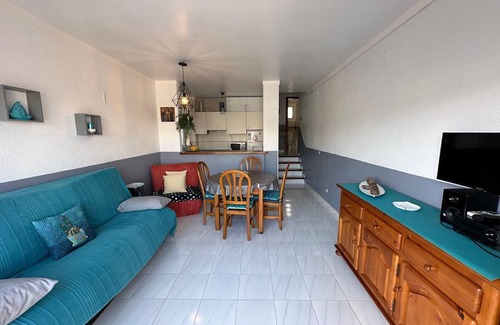 Roses Town Center Apartamento | Bonito apartamento vista a la piscina y montaña AV-28