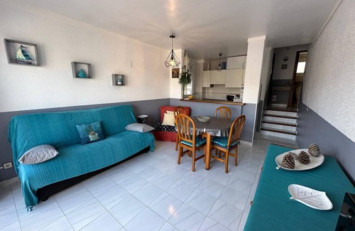 Roses Town Center Apartamento | Bonito apartamento vista a la piscina y montaña AV-28