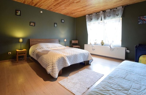 Tillet Casa | Nice Holiday Home in Tillet with Private Terrace