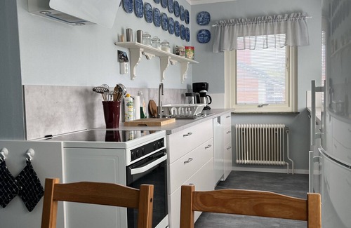 Norrhult Chalet De Esquí | Nice holiday home in the Kingdom of Crystal with its own boat