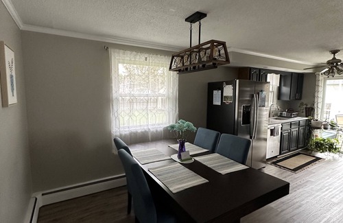 Portsmouth Casa | Nice home 5 min from beaches and close to Newport
