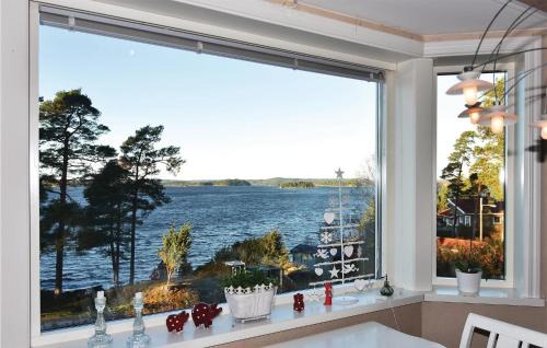 Alingsas Casa | Nice Home In Alingsås With Lake View