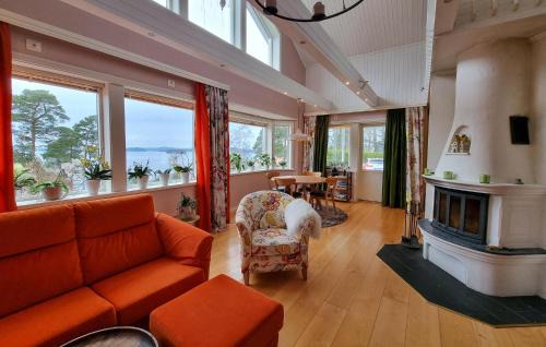 Alingsas Casa | Nice Home In Alingsås With Lake View
