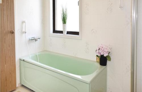 Bruzaholm Casa | Nice Home In Bruzaholm With Kitchen