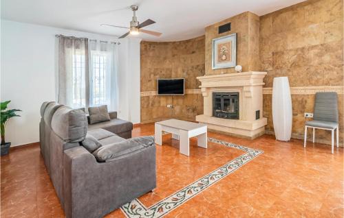 La Carlota Casa | Nice Home In Córdoba With Wifi