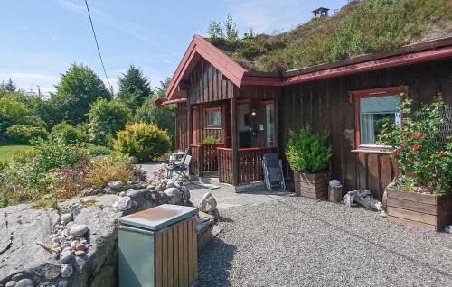 Gjengstoa Casa | Nice Home In Farstad With Wifi