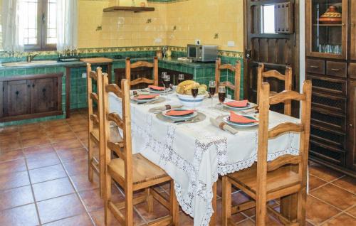 Hornachuelos Casa | Nice Home In Hornachuelos With Wifi
