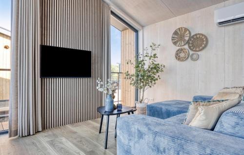 Kerkdriel Casa | Nice Home In Kerkdriel With Lake View