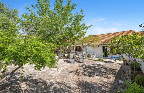 Sibenik Casa | Bonita casa en Konjevrate con cocina.