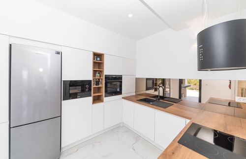 Businci Casa | Bonita casa en Okrug Gornji con sauna