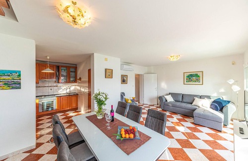 Businci Casa | Bonita casa en Okrug Gornji con sauna