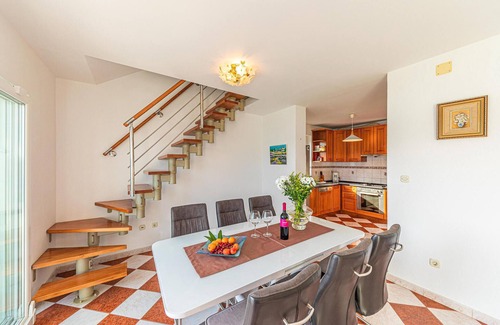 Businci Casa | Bonita casa en Okrug Gornji con sauna