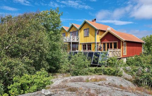 Skaerhamn Casa | Nice Home In Tjörn With Sauna