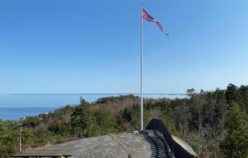 Larvik Casa | Nice Home In Tjodalyng With Kitchen