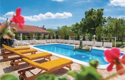 Unesic Casa | Nice Home In Unesic With Wifi