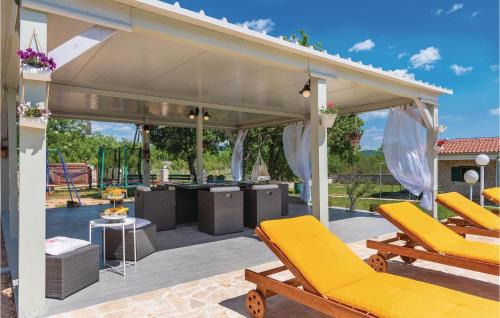 Unesic Casa | Nice Home In Unesic With Wifi
