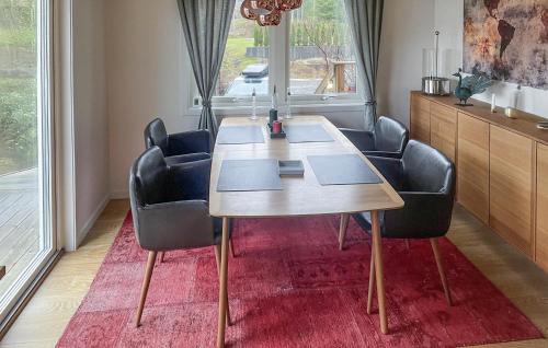 Opp-Norrby Casa | Nice Home In Vendelsö With Sauna
