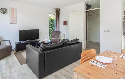 Vlagtwedde Casa | Nice Home In Vlagtwedde With Kitchen