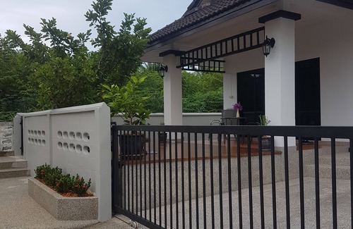 Khuekkhak Casa | Bonita casa en Khao lak, cerca de tiendas, natación, restaurantes y naturaleza.