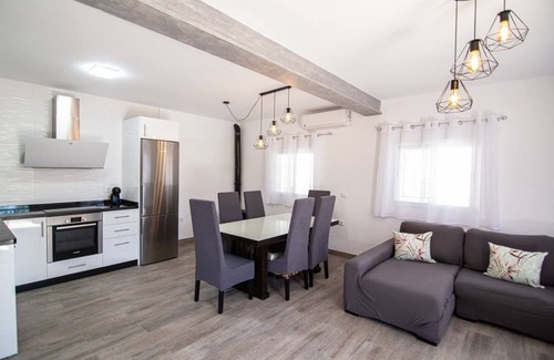 Torrox Chalet De Esquí | Bonita casa en Nerja con piscina AX-12N