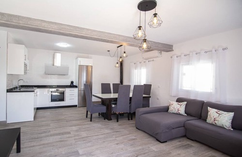 Torrox Chalet De Esquí | Bonita casa en Nerja con piscina AX-12N