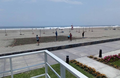Santiago de Surco Casa | BONITA CASA EN LA PLAYA