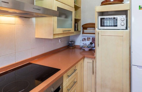 Salobrena Villa | Bonita casa cerca del mar con piscina compartida