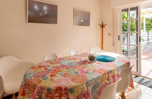 Salobrena Villa | Bonita casa cerca del mar con piscina compartida