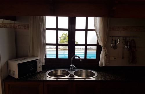 Caleta de Famara Casa | Casa en Famara, piscina, wifi, cerca de la playa.