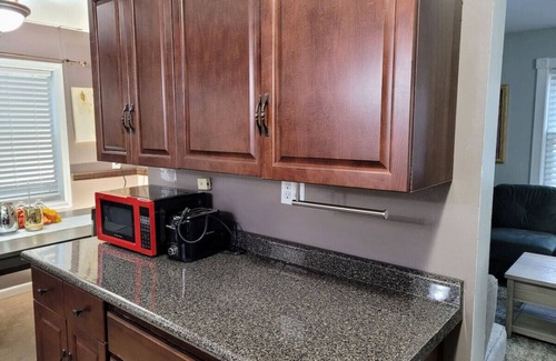 West Seneca Casa | Nice house with private parking, king bed fenced yard