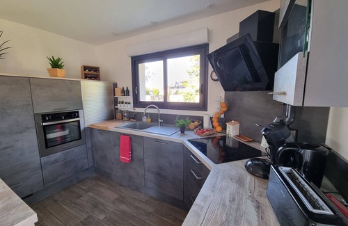 Amfreville Casa | Nice House With Terrace Garden In Amfreville