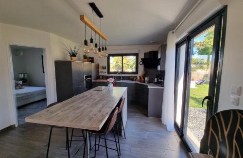 Amfreville Casa | Nice House With Terrace Garden In Amfreville