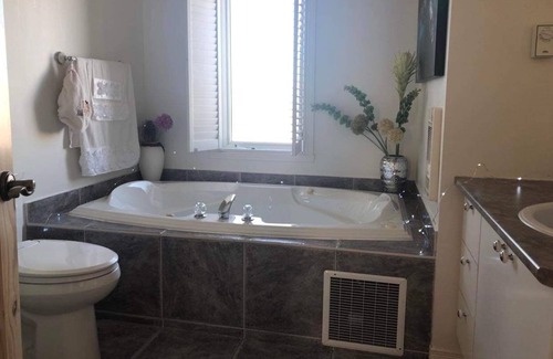 Vaudreuil Cabaña | Nice luxirious interious, quiet neighbourhood , Nice backyard set up