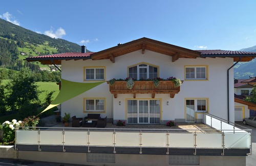 Hippach Apartamento | Bonito apartamento nuevo en Laimach con Wi-Fi