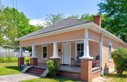 East Durham Casa | Nice Private Room near bus line @ Briggs room B