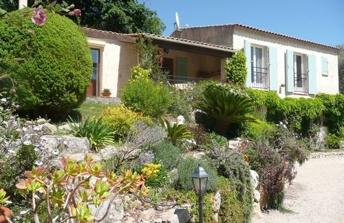 Le Bar-sur-Loup Villa | Bonita villa provenzal con piscina, tranquila